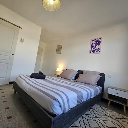 Vue Cite Medievale Castel View بيت ضيافة