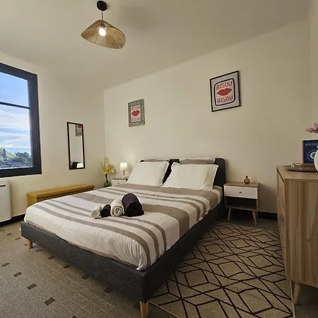 Vue Cite Medievale Castel View بيت ضيافة 3*