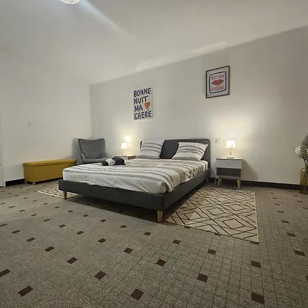 Гостевой дом Vue Cite Medievale Castel View Каркассон