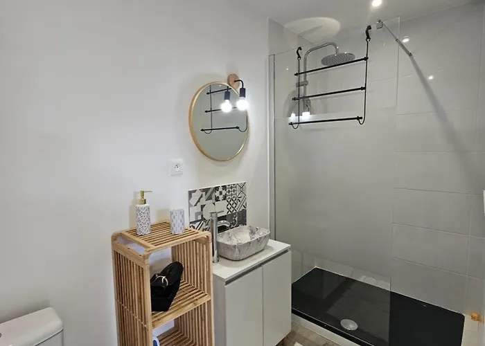 Πανσιόν Vue Cite Medievale Castel View 3*