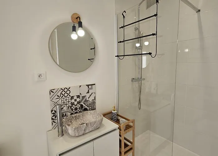 Πανσιόν Vue Cite Medievale Castel View 3*