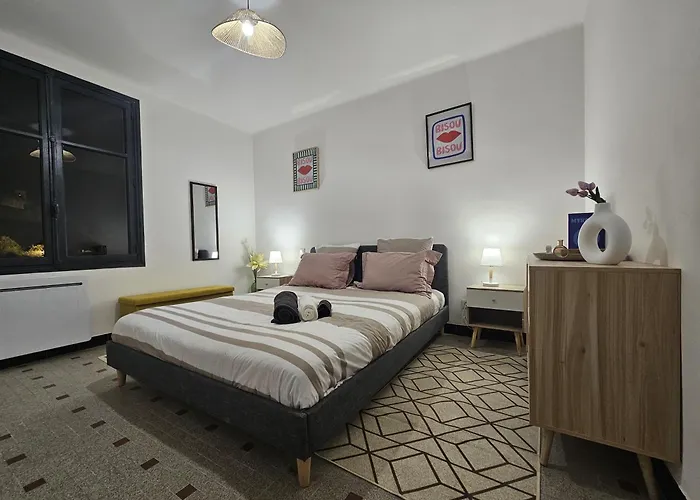 Πανσιόν Vue Cite Medievale Castel View