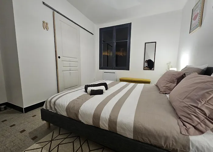 Πανσιόν Vue Cite Medievale Castel View 3*