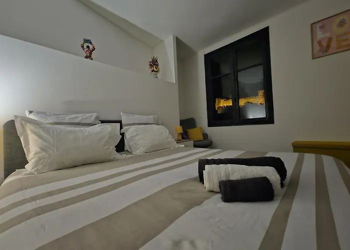 Vue Cite Medievale Castel View