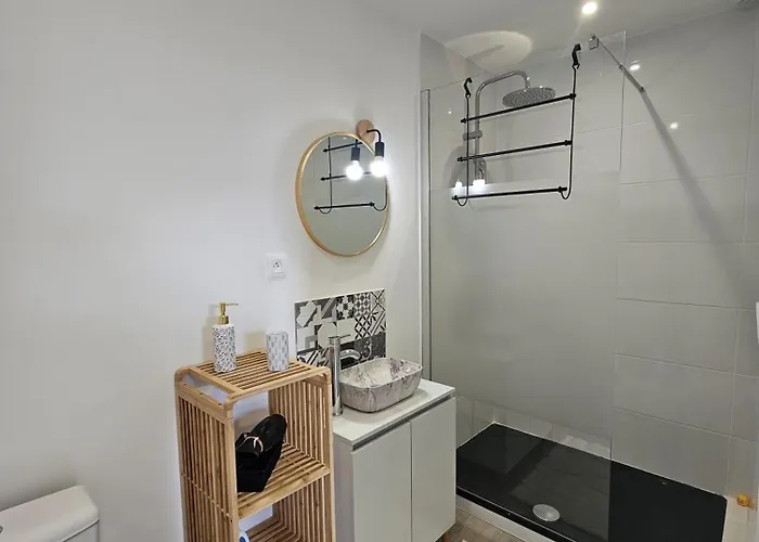 Vue Cite Medievale Castel View Πανσιόν 3*